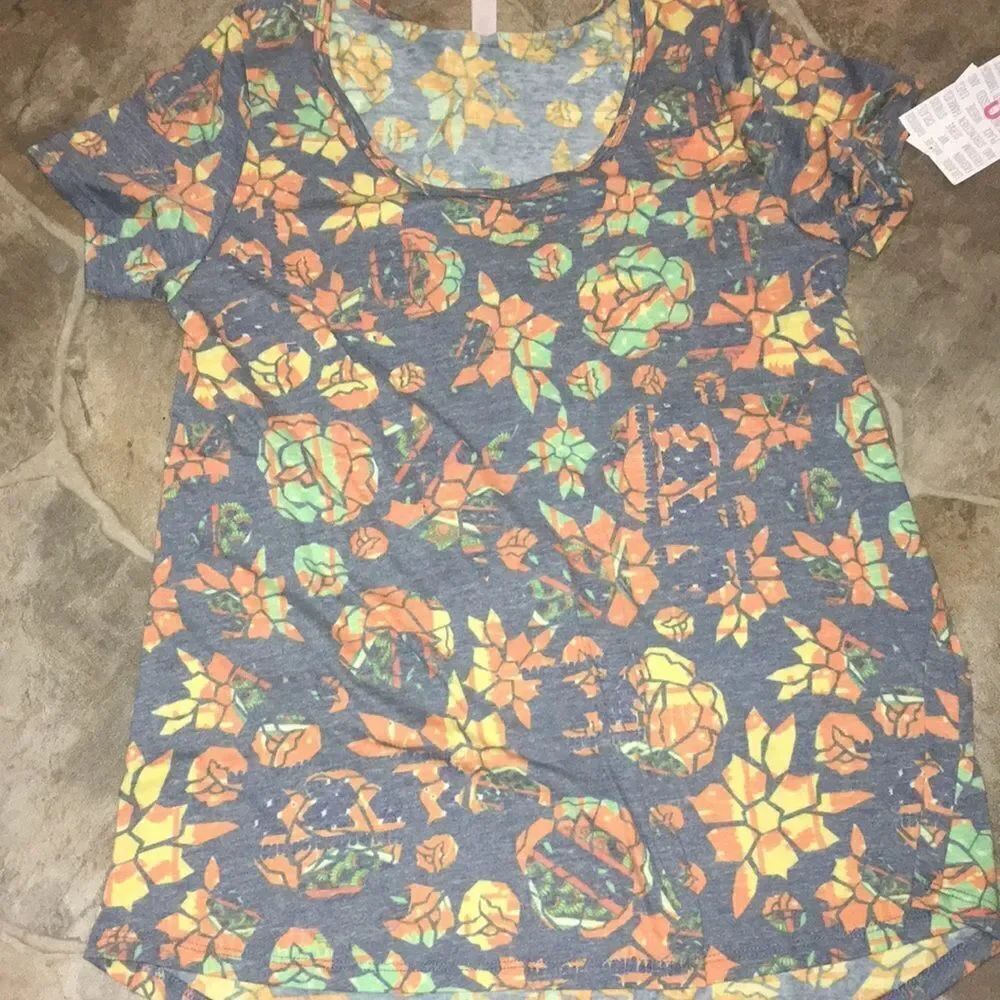 Blue stain glass rose Lularoe s classic tee